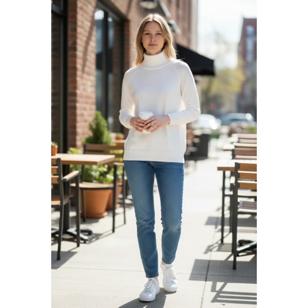 NWT Cashmere Turtleneck Sweater Women’s Large White Soft Knit Pullover